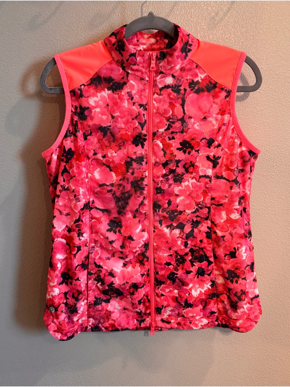 Women’s EP Sport Mahalo Floral Pink Zip-Front Golf Vest